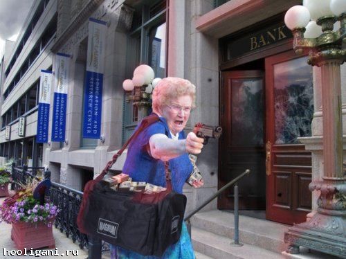 <br />
				Фотожабы на бабушку с пистолетом (15 фото)<br />
							
